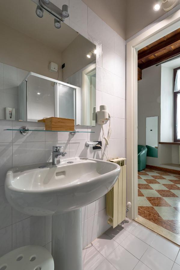 Residenza Accademia Hotel Mantova Luaran gambar