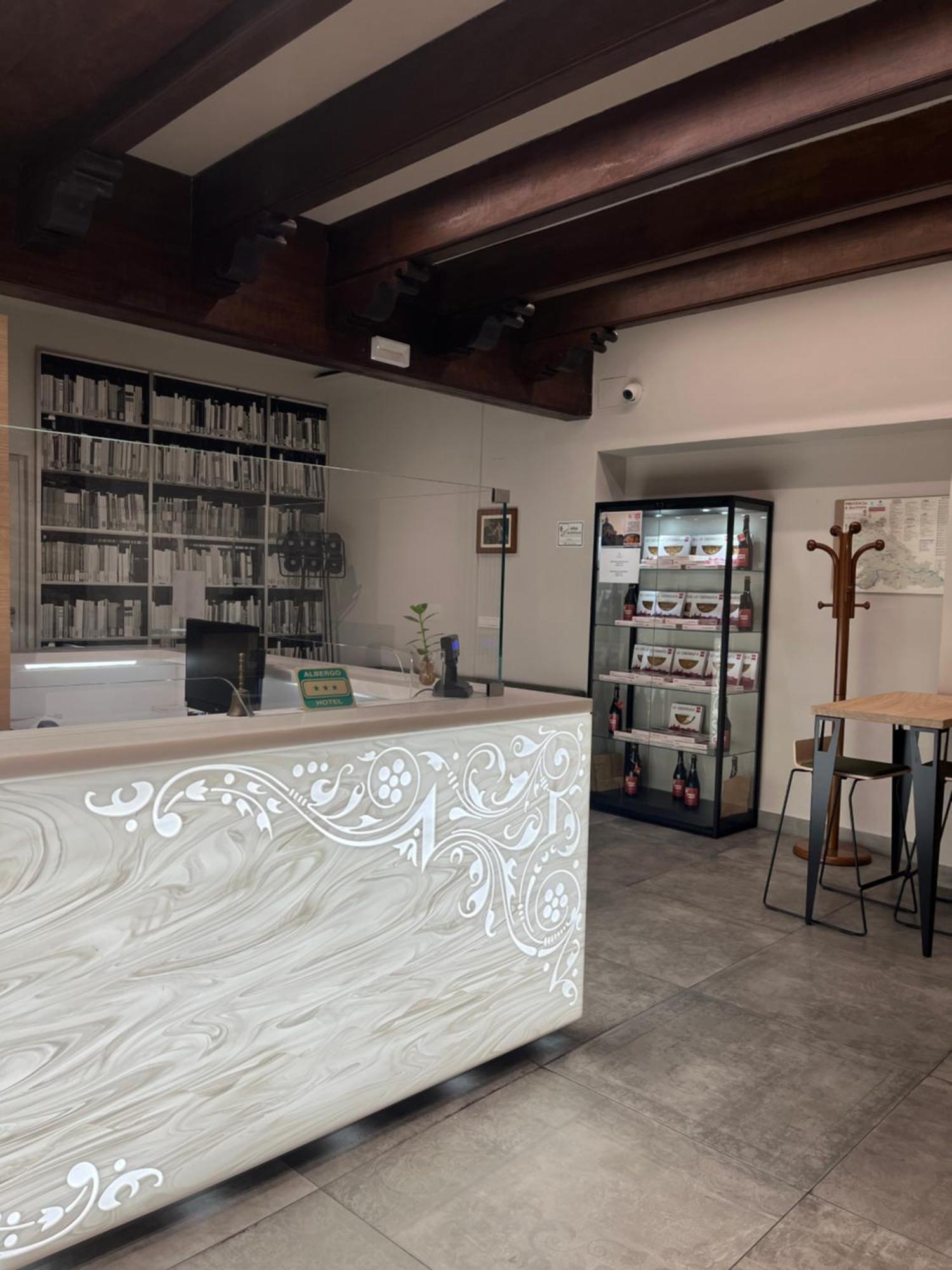 Residenza Accademia Hotel Mantova Luaran gambar
