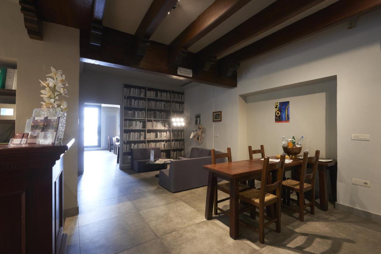 Residenza Accademia Hotel Mantova Luaran gambar